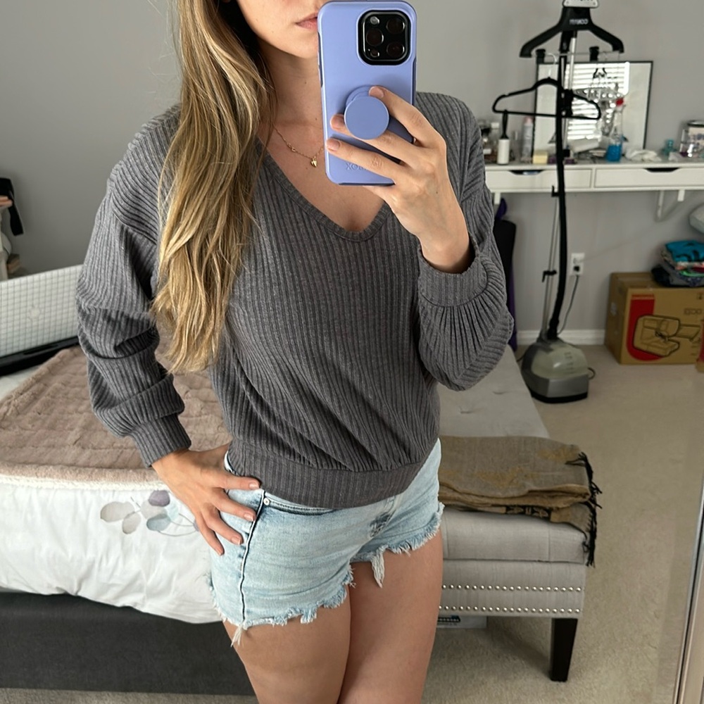 BELLSLEEVE RIBBED SWEATER SHIRT